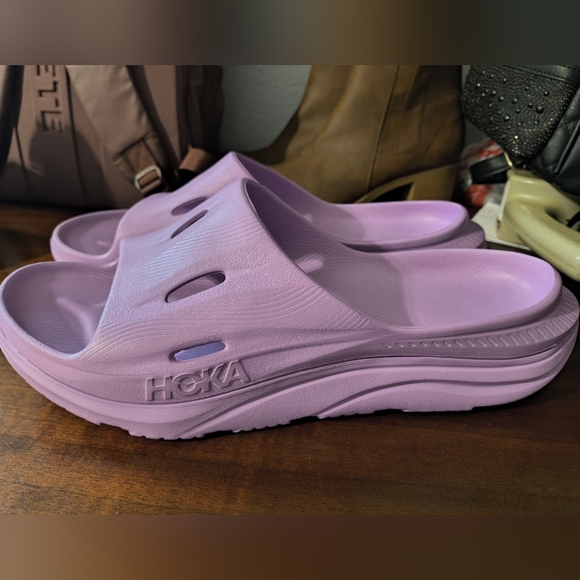 HOKA - Picture 1 of 3